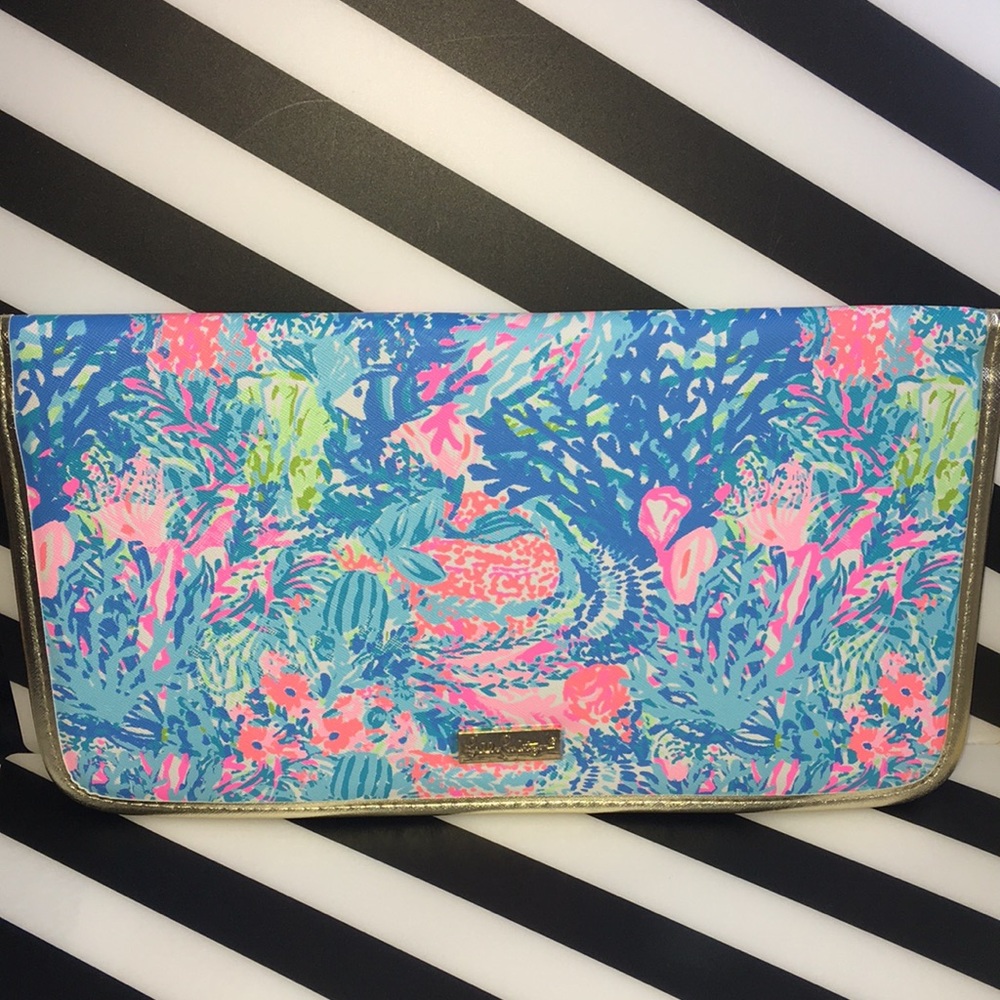 Lilly Pulitzer Travel Organizer. New in bag. Tag is on the bag.